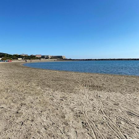 Superbe T2 Avec Terrasse Et Vue Su Mer Quartier Des Quilles A セット エクステリア 写真