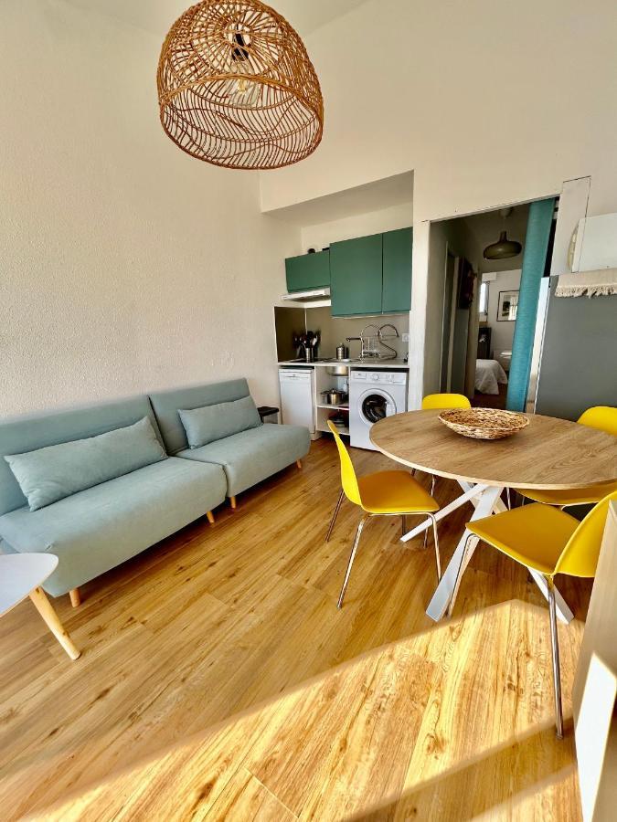 Superbe T2 Avec Terrasse Et Vue Su Mer Quartier Des Quilles A セット エクステリア 写真