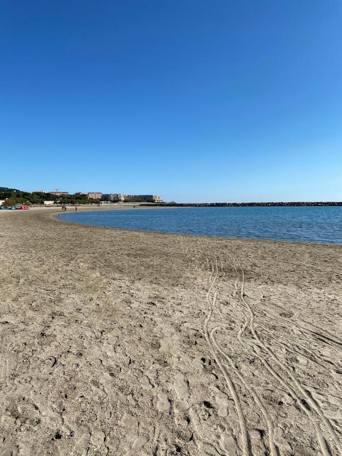 Superbe T2 Avec Terrasse Et Vue Su Mer Quartier Des Quilles A セット エクステリア 写真
